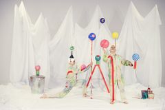 Det svenska Kompani Giraffs föreställning ABC – A Painter’s Alphabet är ett uppfinningsrikt cirkusäventyr i alfabetets vilda värld.