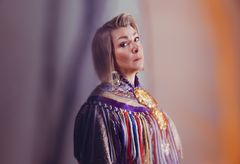 Ánnámáret, det vill säga Anna Näkkäläjärvi-Länsman, uppträder på klubben Kohtaamisia på Musikhuset den 22 januari.