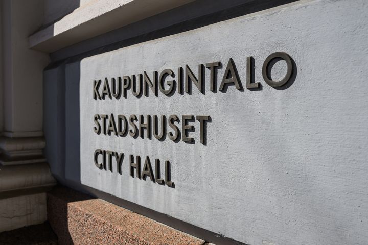 Kaupunginhallitus kokoontuu maanataisin.