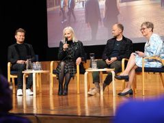 Paneelikeskustelu Helsingin matkailuseminaarissa 7.5.2025. Kuvassa Joonas Nurmi, Aerocom Aviation Oy, Anni Vepsäläinen, Suomen Messut, Niko Karstikko, Bob W, sekä Nina Vesterinen, Helsingin kaupunki.