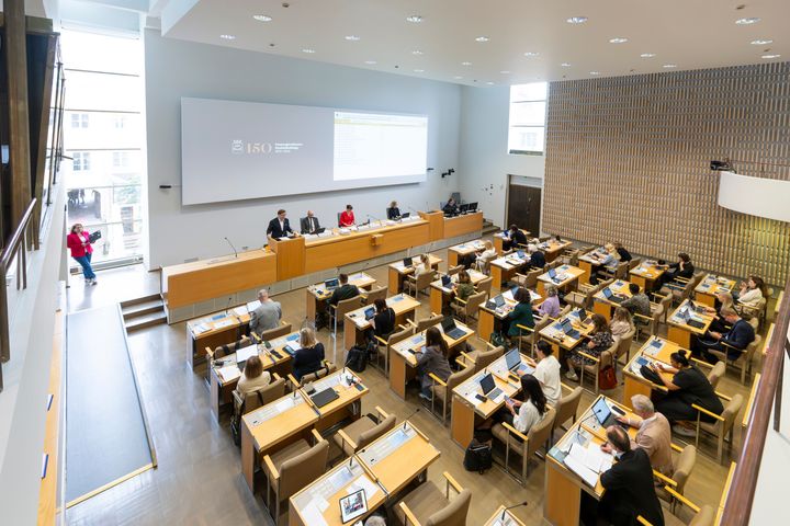Kaupunginvaltuusto hyväksyi uuden kaupunkistrategian.