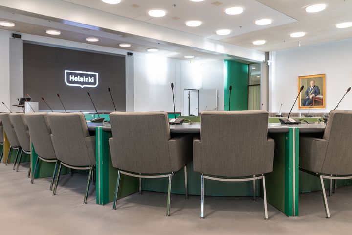 Kuva kaupungintalolta, kaupunginhallituksen kokoushuoneesta.