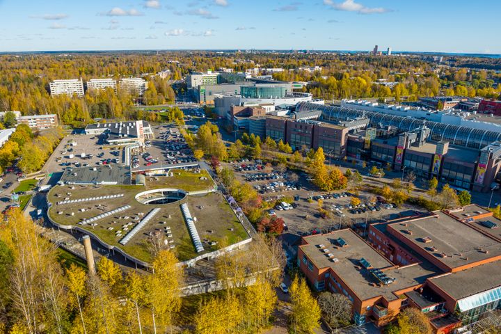 Ilmakuva Itäkeskuksen Stoan ja Puhoksen alueelta.