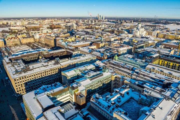 Ilmakuva talvisesta Helsingistä.