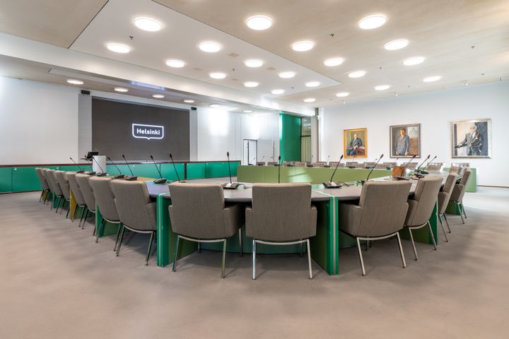 Helsingin kaupunginhallituksen istuntosali.