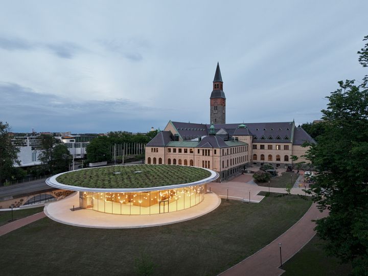 Kansallismuseon laajennus.