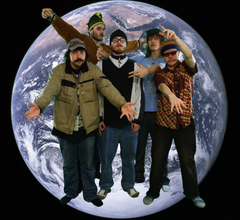 Kesärauhan lauteille nousee 12.–14.6.2026 samplepohjaisen räpin sanansaattaja Good boys.