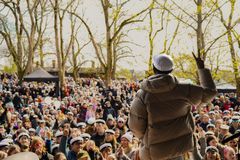 Vappuna julistetaan myös kesärauha. Vuonna 2025 kesärauhan lausui kestävyysjuoksija ja Vuoden turkulainen 2024 Mustafe Muuse.