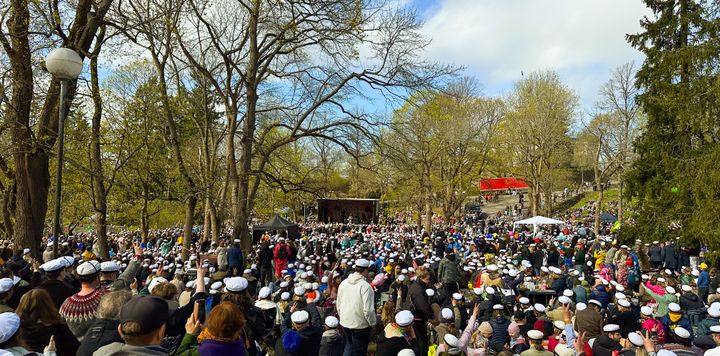 Turun Vartiovuoren puistossa järjestettävä TYYlikäs Vappupiknik kuuluu olennaisena osana turkulaiseen opiskelijaperinteeseen.