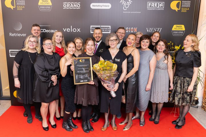 Vuoden varainhankintateko -kategorian finalistit ryhmäkuvassa FCA 2025 -gaalassa