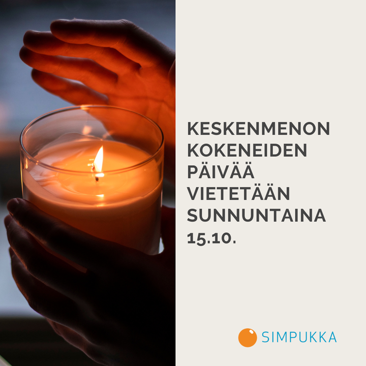 Keskenmenon kokeneiden päivää vietetään sunnuntaina 15.10.2023. Simpukan logo. Käsi ja kynttilä.