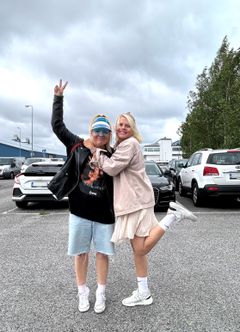 Simpukan Helmi -tunnustuspalkinnon saaneet Susanna Silvander-Rosti ja Ella Rosti pitävät palkinnon saamista suurena kunniana. Rostit liikuttuivat äänestyksen yhteydessä saamastaan palautteesta.