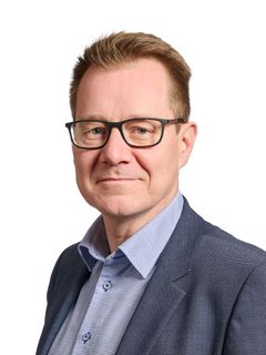 Puolilähikuva johtaja Jussi Heinosesta