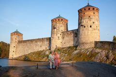 Museokortin asiakaskyselyn mukaan museovierailut ovat tulleet osaksi niin lomamatkoja, viikonloppuretkiä kuin arjen hengähdyshetkiä. Kolmannes vastaajista (33 %) kertoo huomioivansa museot osana lomasuunnitelmiaan.