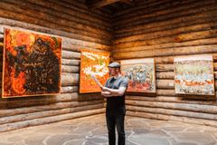 Reidar Särestöniemen 100-vuotisjuhlavuoden näyttelyt herättivät suuren kiinnostuksen. Kittilän Särestöniemi-museo rikkoi kävijäennätyksen.