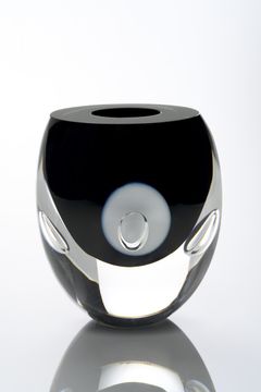 Timo Sarpanevan suunnittelema Claritas-maljakko on yksi suomalaisen designin helmistä.