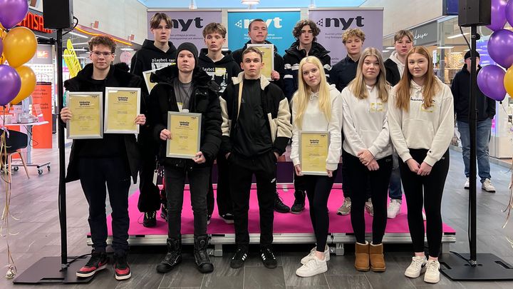 Uskalla Yrittää -aluekilpailussa 14.2.2024 Kotkassa palkittiin useita nuorten harjoitusyrityksiä.