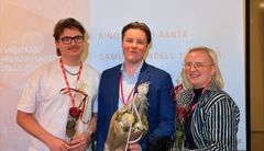 Demariopiskelijoiden puheenjohtajisto. Kuvassa Demariopiskelijoiden puheenjohtaja Miku Kuuskorpi (keskellä) sekä varapuheenjohtajat Samuli Sundell sekä Jasmin Närhi.