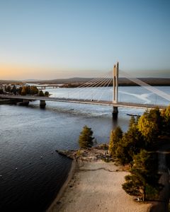 Rovaniemen kuuluisa vinoköysisilta Jätkänkynttilä.