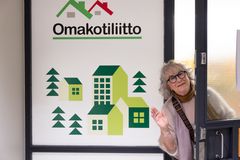Maija-Liisa Repo kuvattiin Omakotiliiton toimistolla.