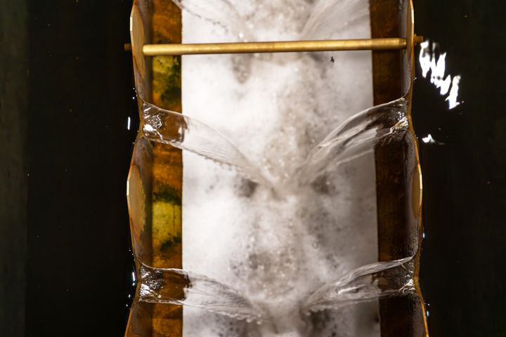 Puhdistettu jätevesi virtaa