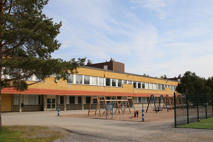 Isolahden koulu