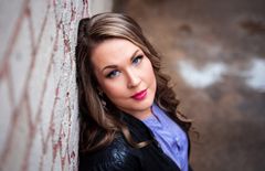 Elina Annola. Kuva: Teos-kustantamo.