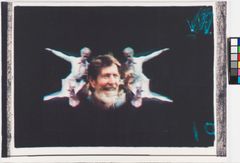 Nam June Paik: Lippu, hommage a John Cage & Merce Cunningham, 1994. EMMA – Espoon modernin taiteen museon kokoelma. Kuva: Paula Virta / EMMA