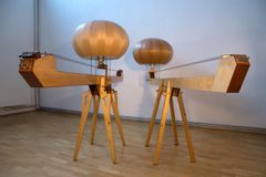 Florian Tuercke Longboardharp No 4 & No 5 2023/2024 musikaalinen veistos / kielisoitin I musikalisk skulptur /  stränginstrument I musical sculpture / string  instrument kuva I foto I photo: Florian Tuercke