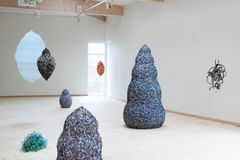 Anastasia Savinova Waterwalk Encounters 2022–24, blandteknik, foto: Anastasia Savinova