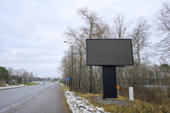 Vasa stad äger markområdena, på vilka reklamtavlorna kan placeras, inte de egentliga reklamtavlorna. Vid objekten finns för närvarande ljusreklamtavlor, som den nuvarande aktören äger.