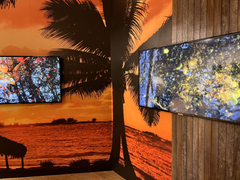 Marcus Lerviks: Seeing is Believing 2024 3-kanavainen videoinstallaatio. Kuva: Marcus Lerviks