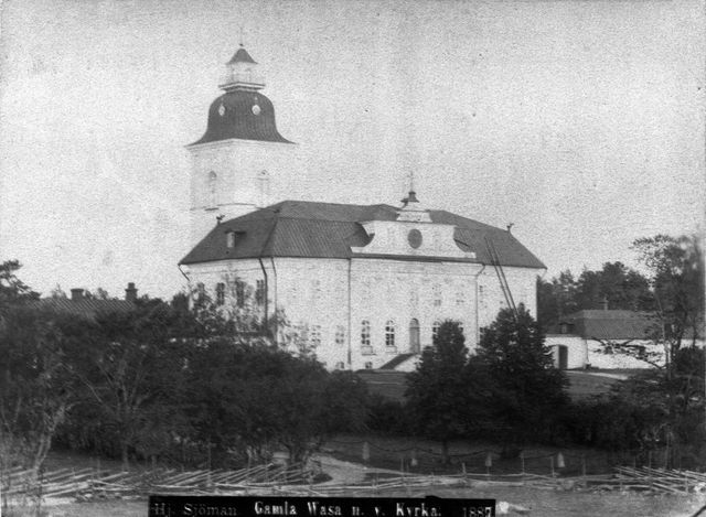 Hovioikeuden rakennus muutettuna kirkoksi. Hjalmar Sjöman, 1887. Kuva: Vaasan museot