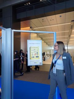 Heidi Paavola esittelemässä Jellou-palvelua Tokion maailmanfinaalissa 2024