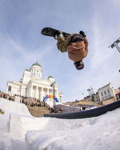 Temppuilua Senaatintorilla