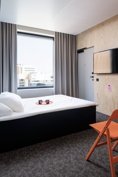 Heymo 1 by Sokos Hotels huone. Kuva: Mikael Pettersson. © Rune & Berg Design