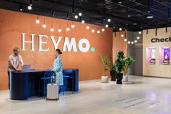 Heymo 1 by Sokos Hotels, Fixer ja asiakas. Kuva: Mikael Pettersson. © Rune & Berg Design