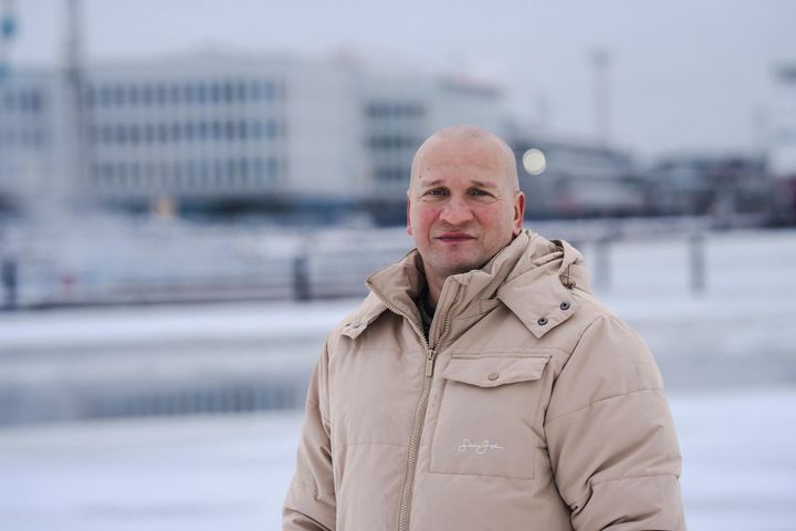 Sauli Kemppainen Katajanokalla, jonne avautuu hänen luotsaama ravintola loppukesästä 2024