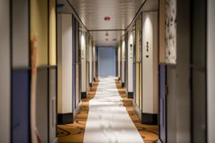 Hotellikäytävä valmistumassa