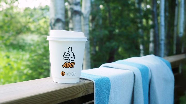 Monen juhannusmatka mökkeilemään kulkee ABC:n kautta. Vilkkauteen valmistautuminen sujuvoittaa matkantekoa ja pitää juhlamielen yllä.