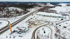 Lantmännen Agro JMT Koskela Oy on vuokrannut Palokanorren kiinteistöstä yli 3000 neliön liiketilan. Tila sijaitsee kiinteistön moottoritien puoleisessa päädyssä.