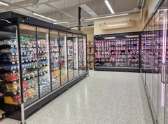 Uuden myymälän rakentamisessa on panostettu energiatehokkuuteen lämmitysjärjestelmän, kylmälaitteiden ja valaistuksen osalta.