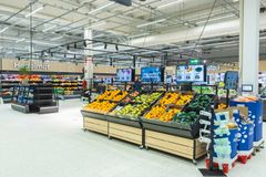 Uudistuksen myötä myymälän päivittäistavaraosastoa on laajennettu merkittävästi, erityisesti leipäosaston, panimotuotteiden, hedelmien ja vihannesten sekä pakasteiden ja hygieniatuotteiden osalta.