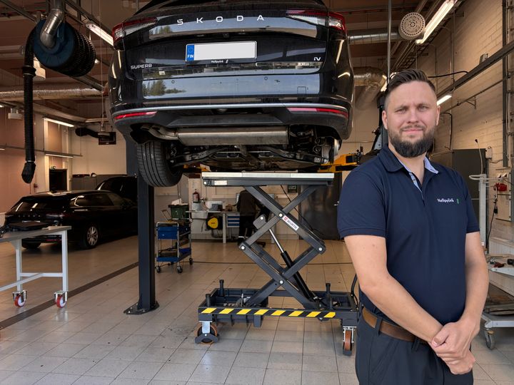 Jälkimarkkinointipäällikkö Ville Matilainen kertoo, että huoltopalvelujen kysyntä on edelleen kasvussa.