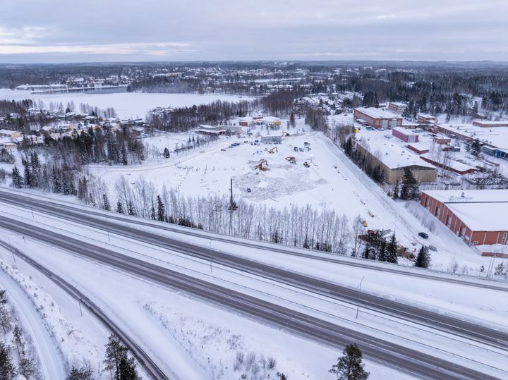 Talvinen ilmakuva Prisma Heinolan rakennustyömaalta.