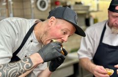 Frans & Sophien keittiömestari Janne Kantelinen tietää, että burgeri on parhaimmillaan käsillä syötynä.