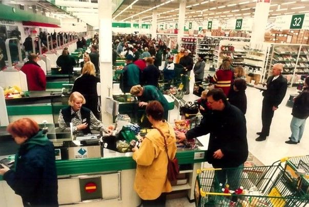 Alkuvuosina myynti kasvoi hurjasti, jopa 30–40 prosenttia vuosittain. 2000-luvun alkuvuosina Kuopion Prisma nousi myynniltään jopa Suomen suurimmaksi päivittäistavarakaupaksi.