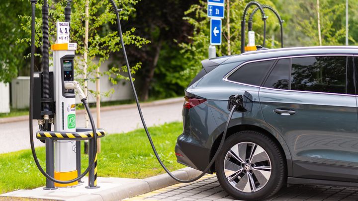 Latauksen lisäksi kasvatetaan PeeÄssän autopesuverkostoa.