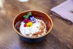 Voittajajoukkueen lime-mascarponevaahto oli ravintolatasoinen jälkiruoka.