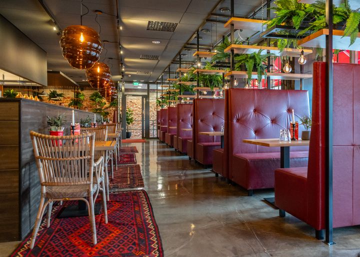 Den nya inredningen i Rosso Borgå har skapats av inredningsarkitekten Jaana Ekman, vars arbete också syns i inredningen av Amarillo som öppnade förra året.